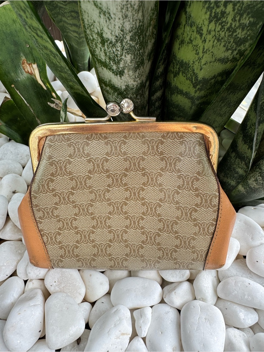 Celine Vintage Macadam Kiss Lock Coin Purse / Wallet Beige Tan Italy - Picture 3 of 10